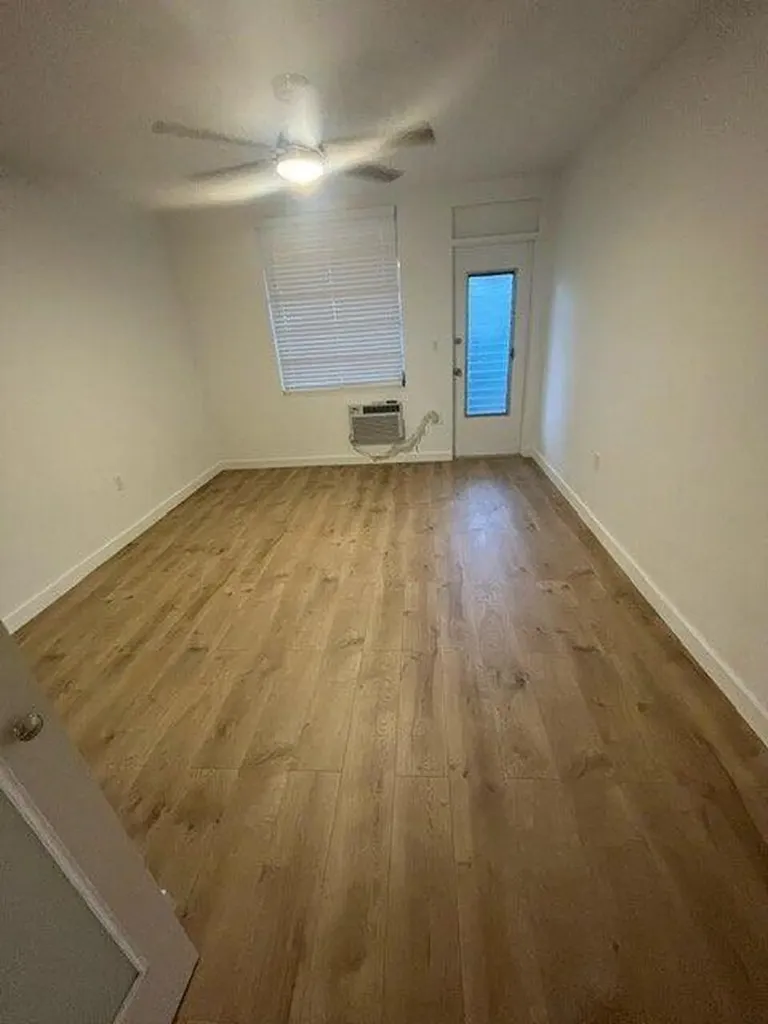 441 Collins Avenue Miami Beach FL 33139