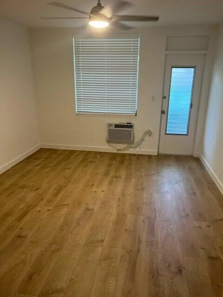 441 Collins Avenue Miami Beach FL 33139