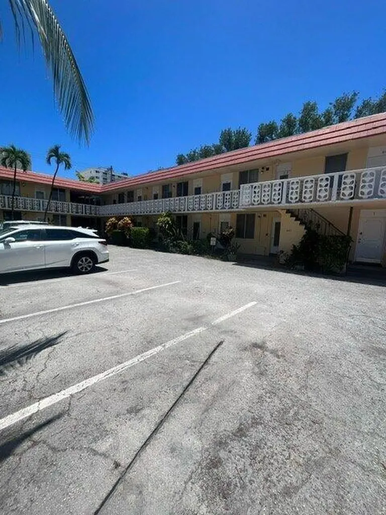 441 Collins Avenue Miami Beach FL 33139