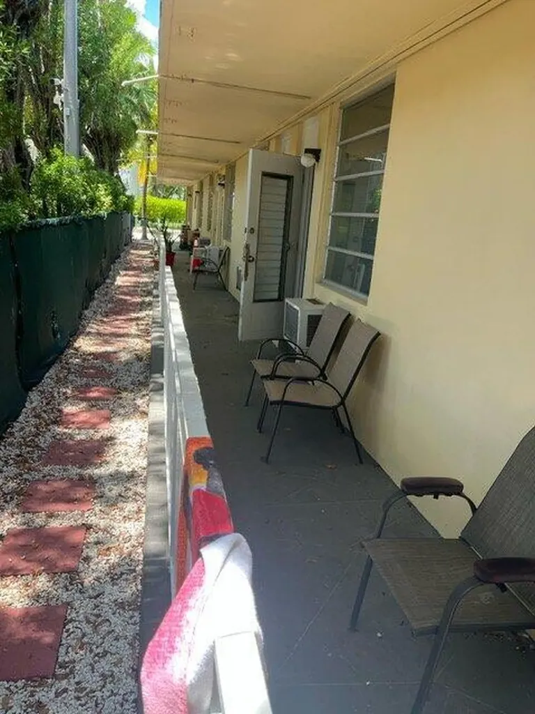 441 Collins Avenue Miami Beach FL 33139