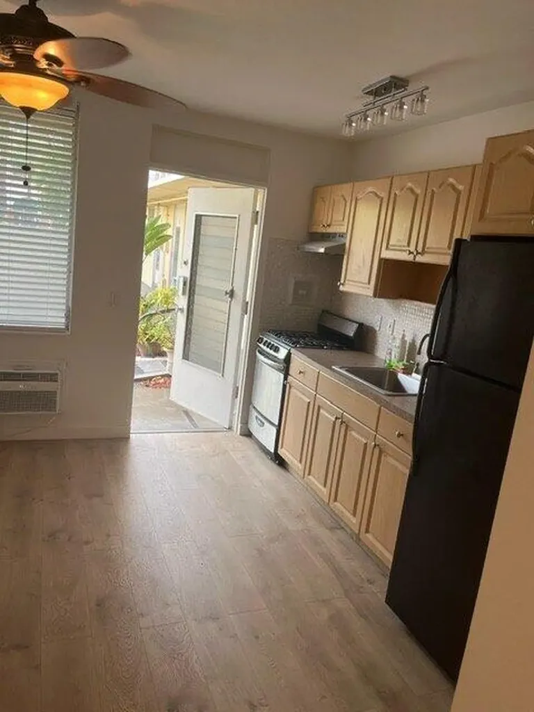 441 Collins Avenue Miami Beach FL 33139