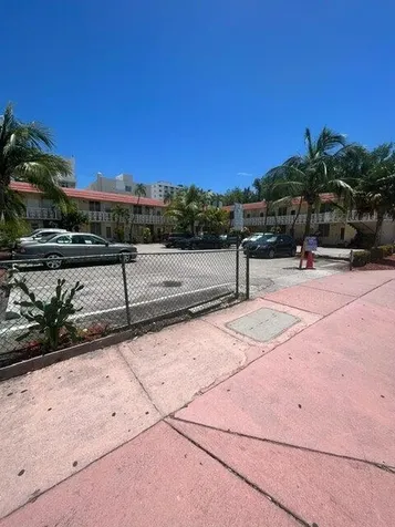 441 Collins Avenue Miami Beach FL 33139