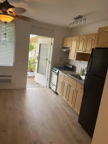 441 Collins Avenue Miami Beach FL 33139