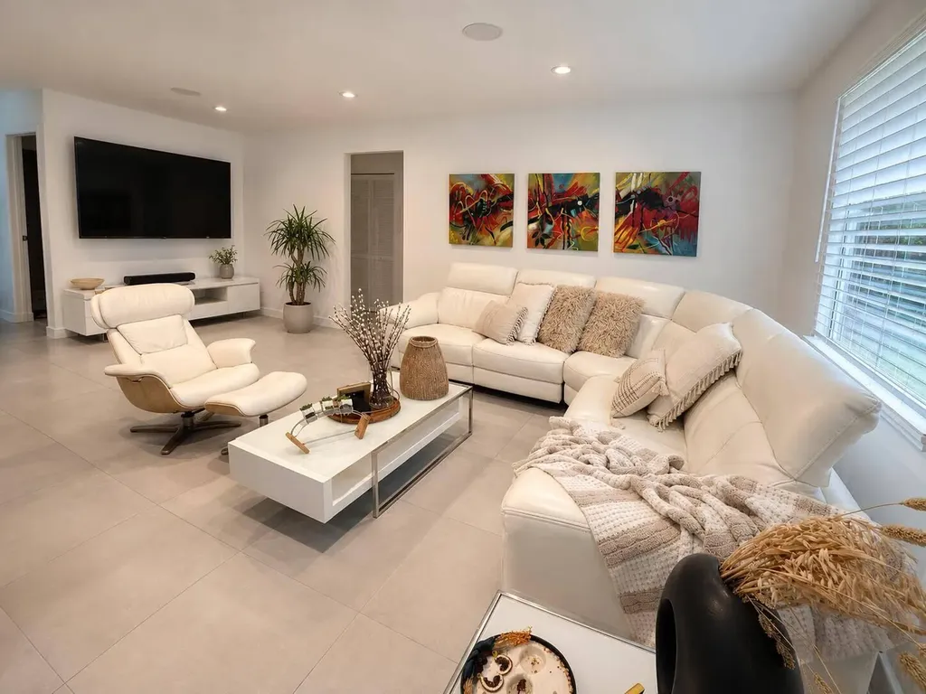111 Camelot Court Royal Palm Beach FL 33411