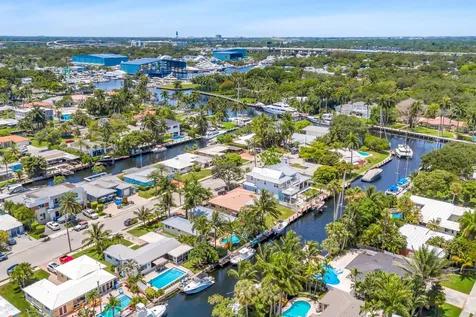 1301 Mandarin Isle Fort Lauderdale FL 33315