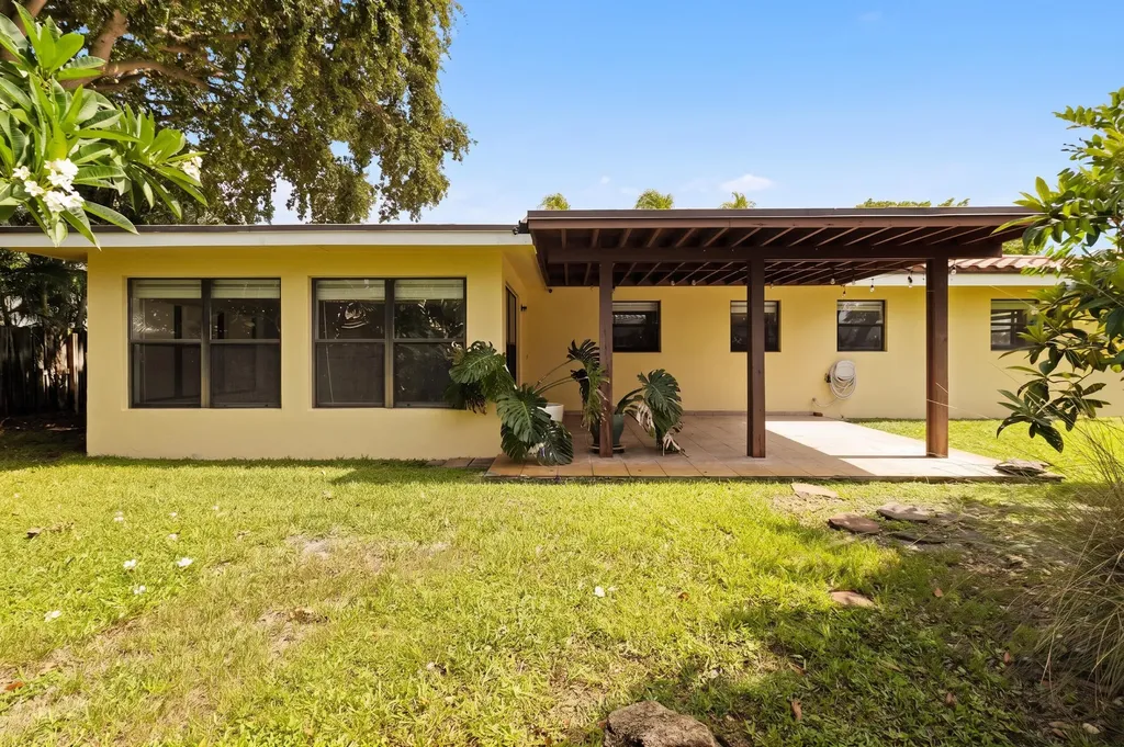 2020 NE 52nd Court Fort Lauderdale FL 33308