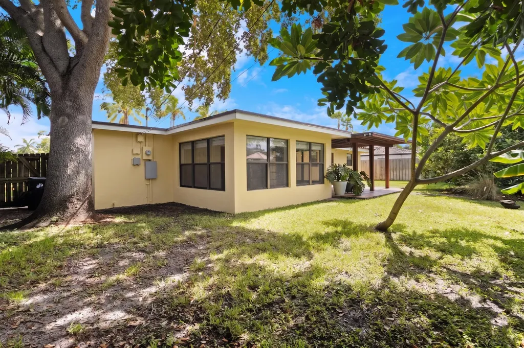2020 NE 52nd Court Fort Lauderdale FL 33308