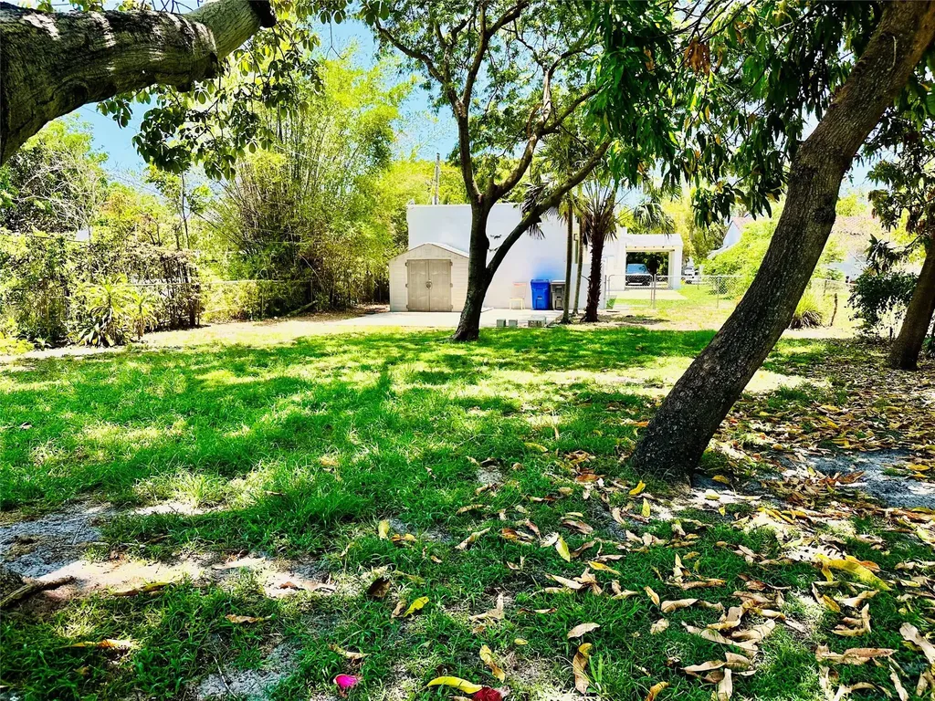 2425 Pierce Street Hollywood FL 33020