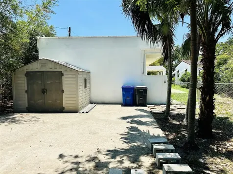 2425 Pierce Street Hollywood FL 33020