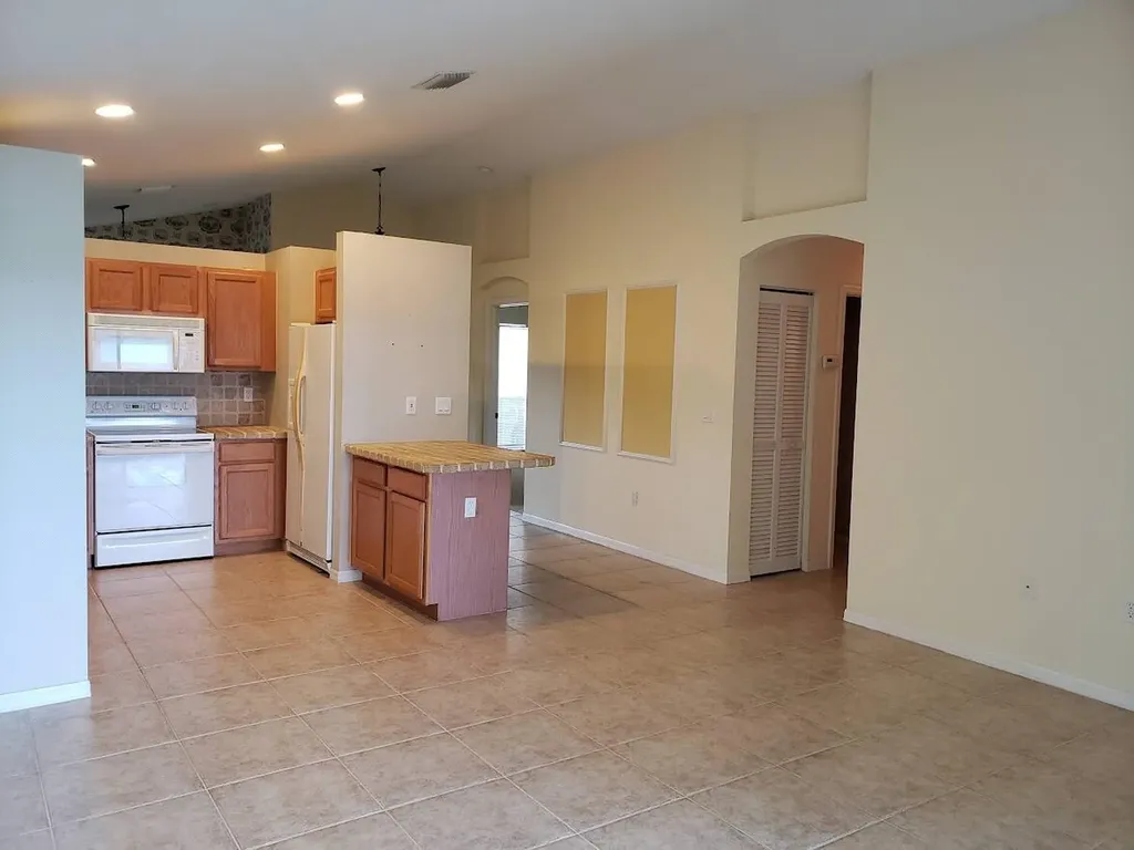 241 SW Lake Forest Way Port St Lucie FL 34986