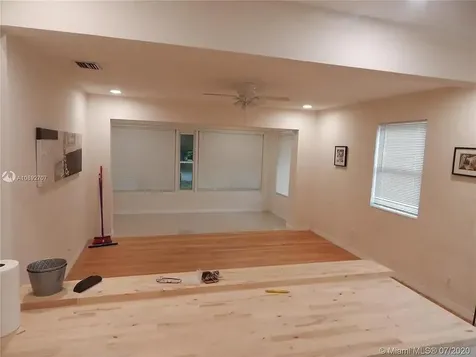 1111 N 25th Avenue Hollywood FL 33020
