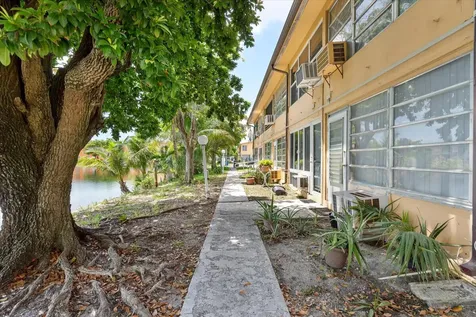 18801 NE 2nd Avenue Miami FL 33179