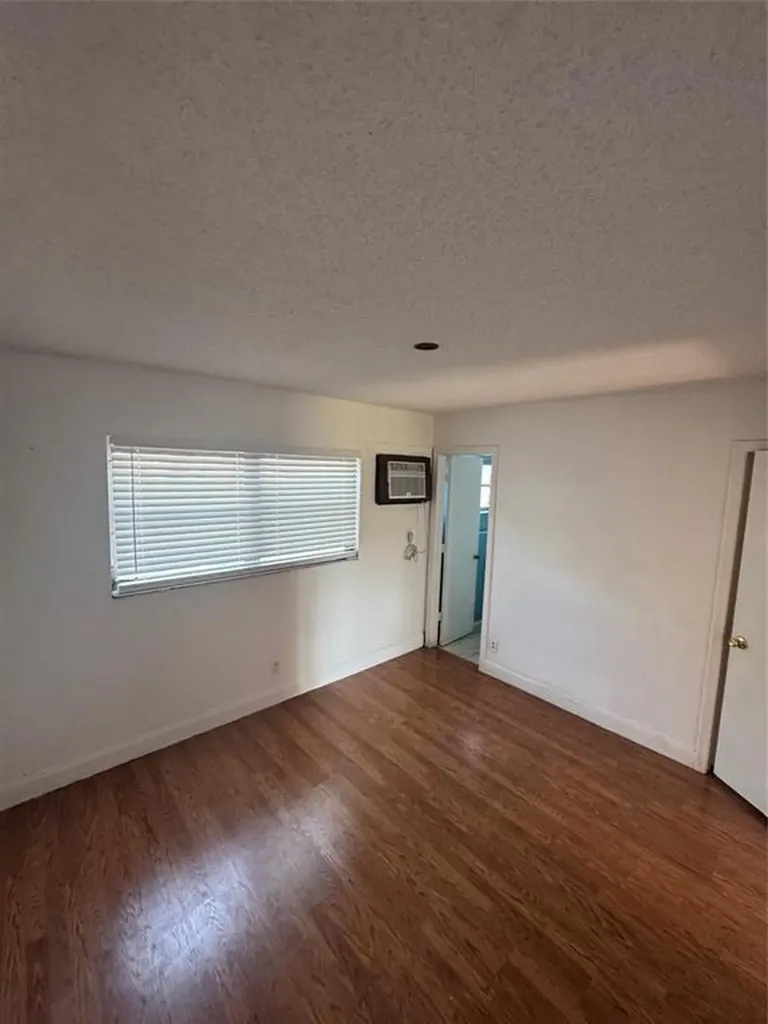 5192 NE 6th Avenue Oakland Park FL 33334