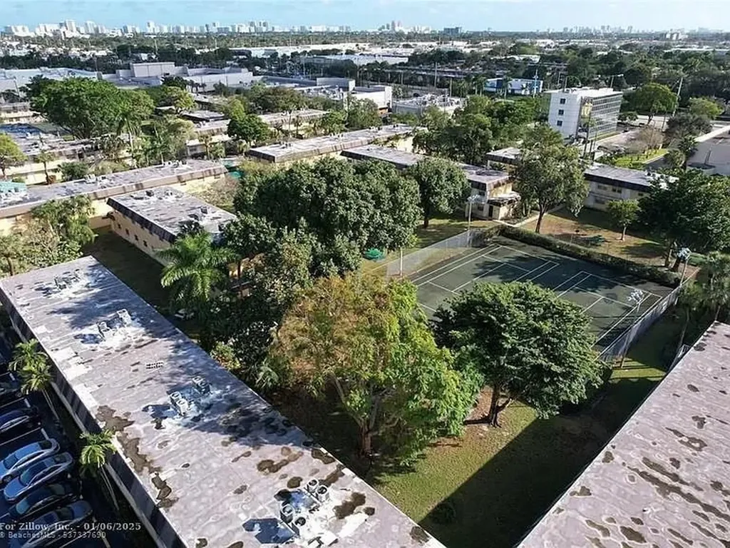 5192 NE 6th Avenue Oakland Park FL 33334
