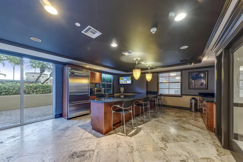 520 SE 5th Avenue Fort Lauderdale FL 33301