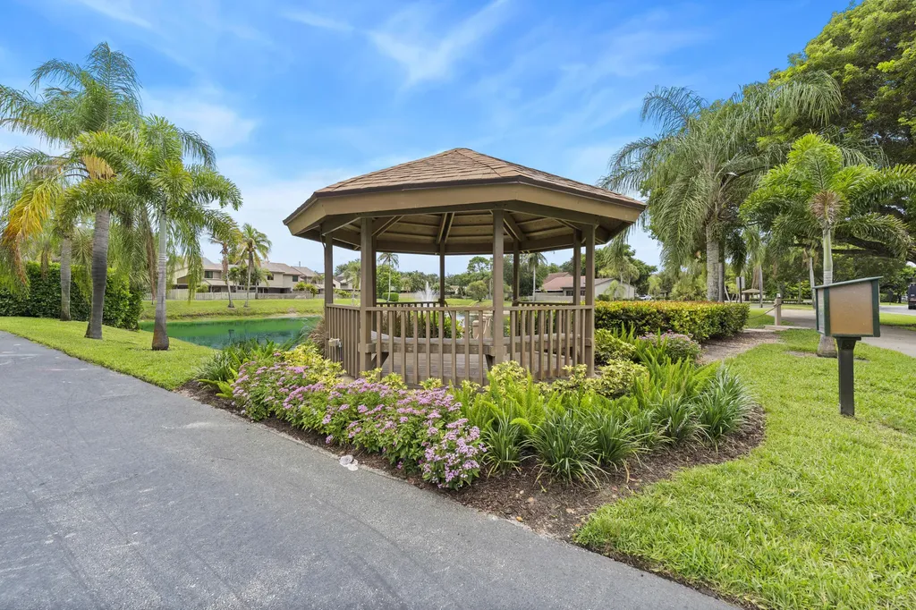 5137 Thyme Drive Palm Beach Gardens FL 33418