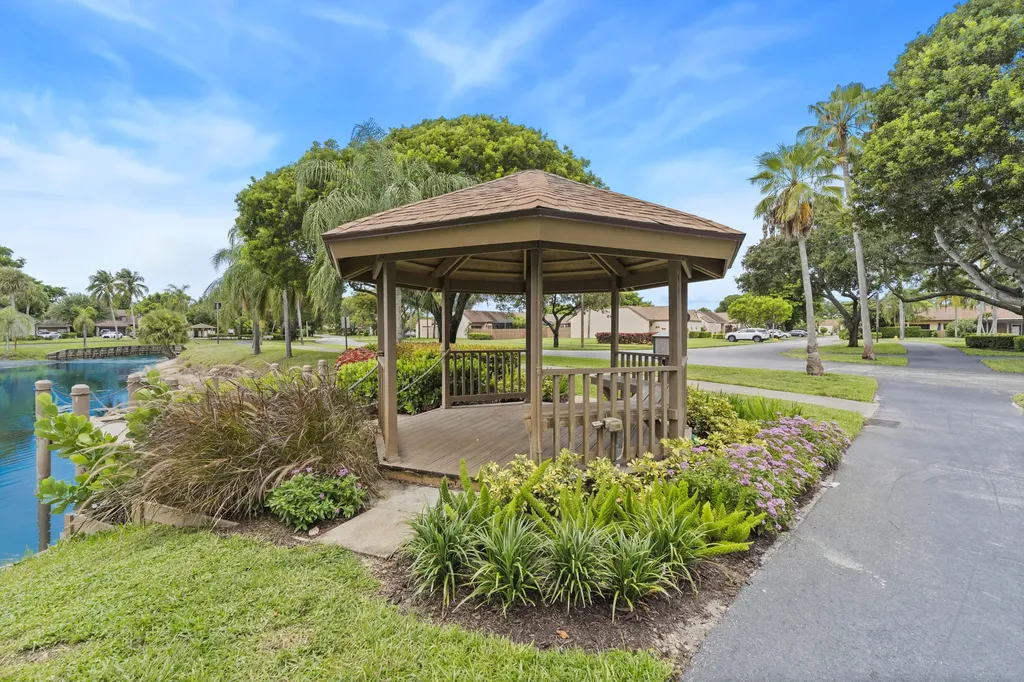 5137 Thyme Drive Palm Beach Gardens FL 33418