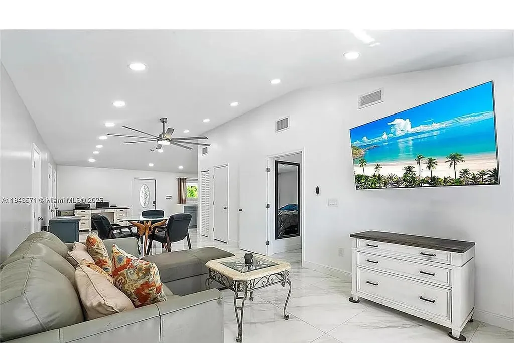 2001 N 22nd Avenue Hollywood FL 33020