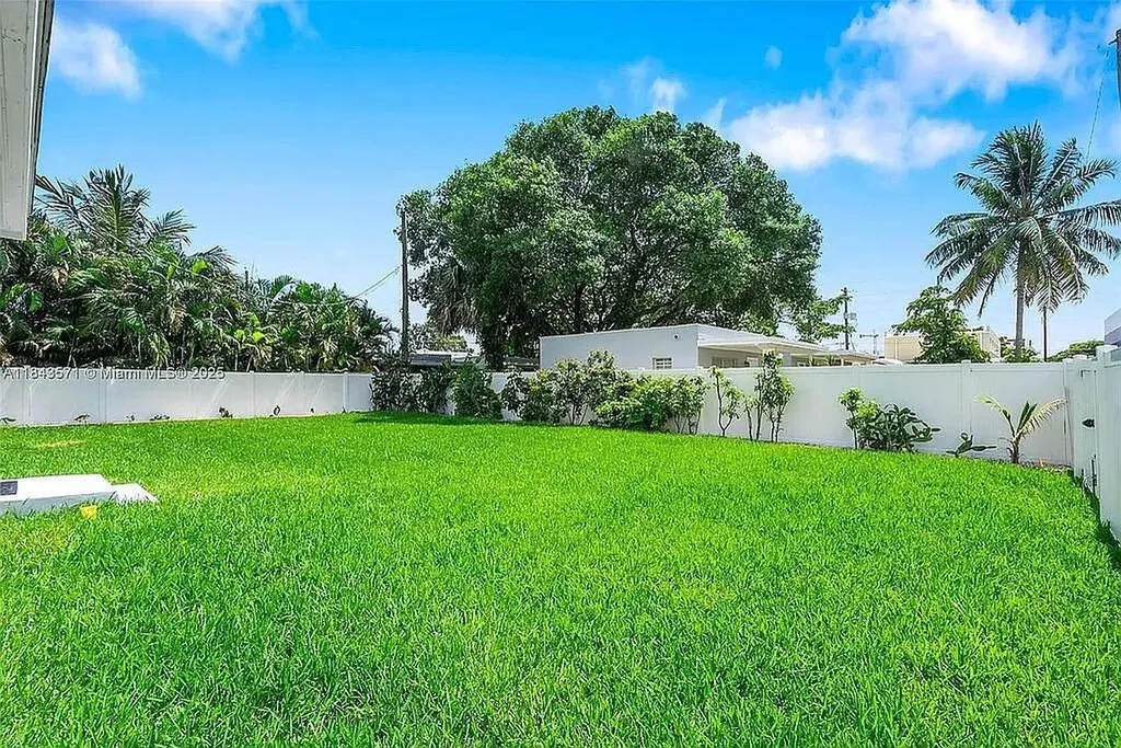 2001 N 22nd Avenue Hollywood FL 33020