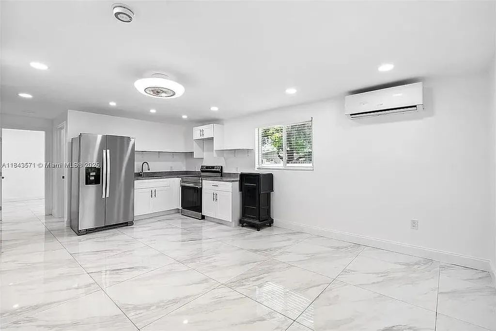 2001 N 22nd Avenue Hollywood FL 33020