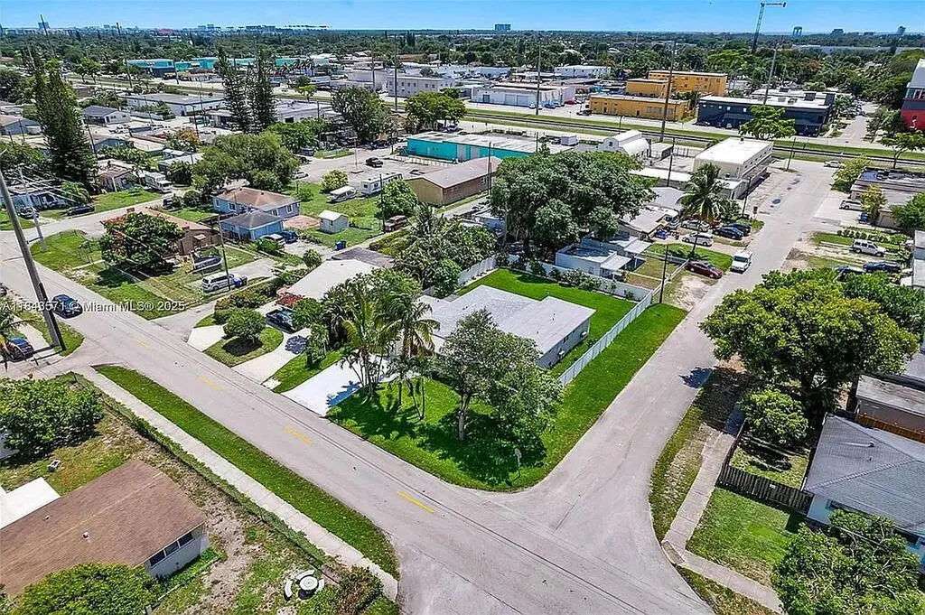 2001 N 22nd Avenue Hollywood FL 33020