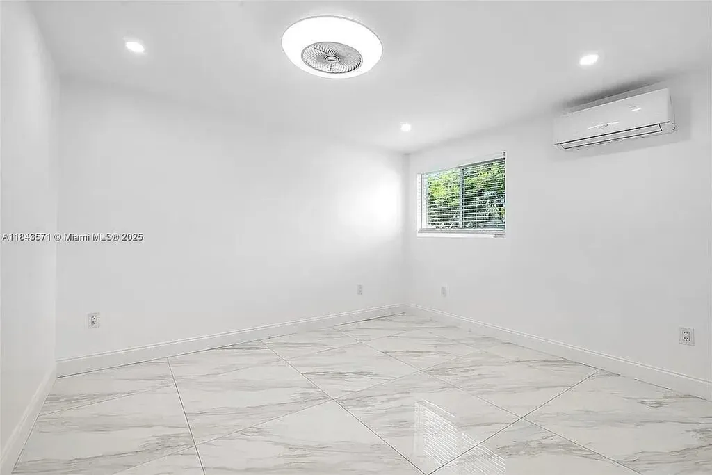2001 N 22nd Avenue Hollywood FL 33020