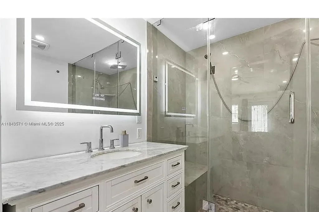 2001 N 22nd Avenue Hollywood FL 33020