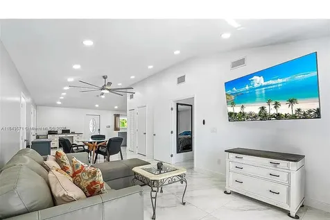 2001 N 22nd Avenue Hollywood FL 33020