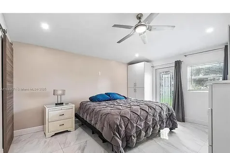 2001 N 22nd Avenue Hollywood FL 33020