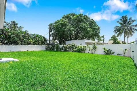 2001 N 22nd Avenue Hollywood FL 33020