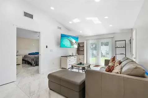 2001 N 22nd Avenue Hollywood FL 33020