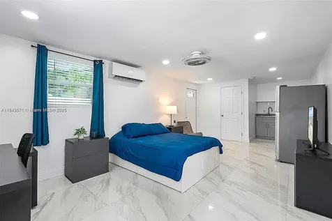 2001 N 22nd Avenue Hollywood FL 33020