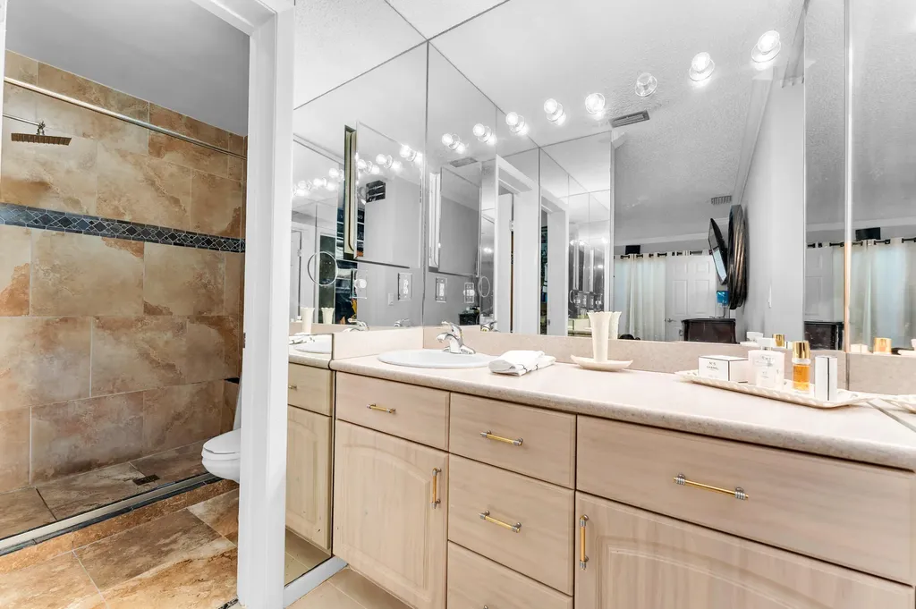 3729 NW 35th Street Coconut Creek FL 33066