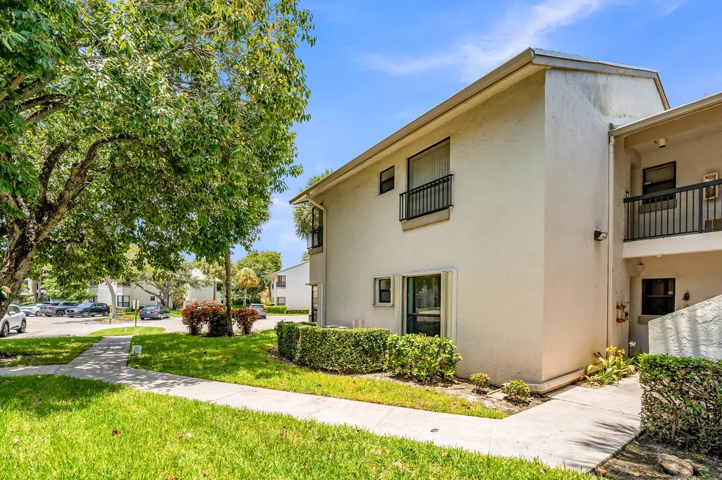 3729 NW 35th Street Coconut Creek FL 33066
