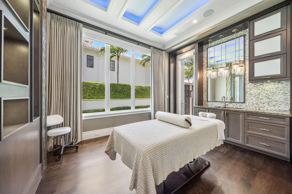215 W Key Palm Road Boca Raton FL 33432