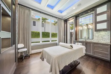 215 W Key Palm Road Boca Raton FL 33432
