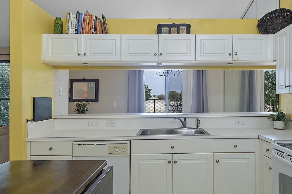 2901 E Aragon Boulevard Sunrise FL 33313