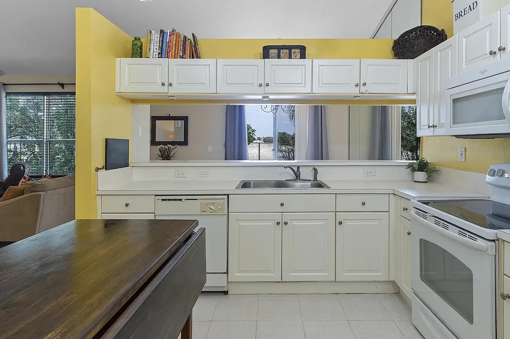 2901 E Aragon Boulevard Sunrise FL 33313