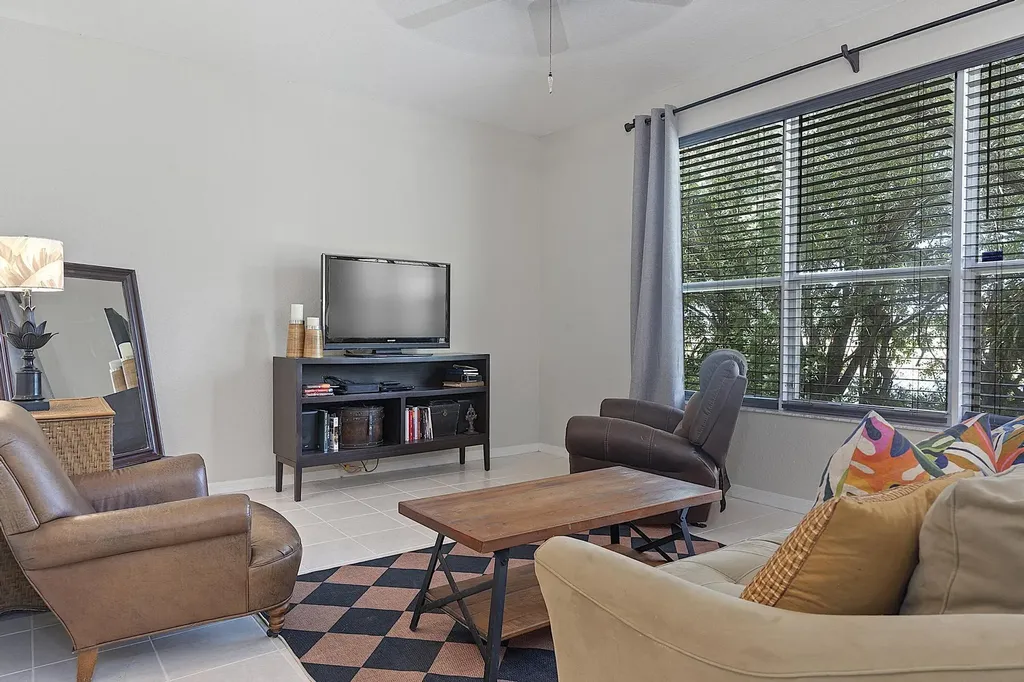 2901 E Aragon Boulevard Sunrise FL 33313