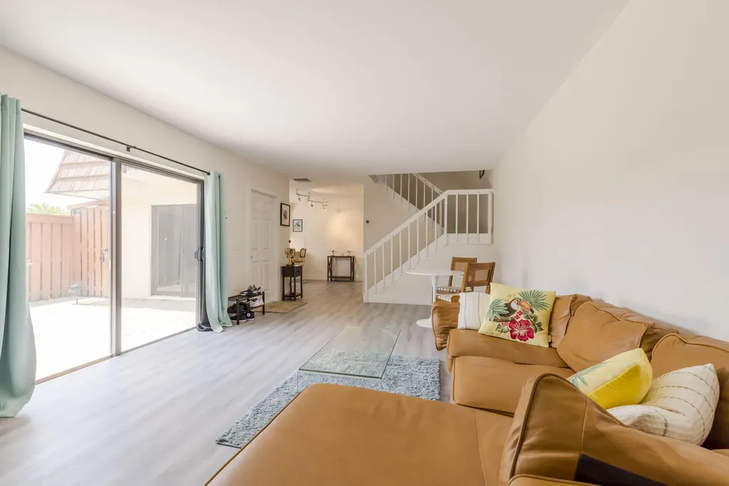 3900 County Line Road Tequesta FL 33469