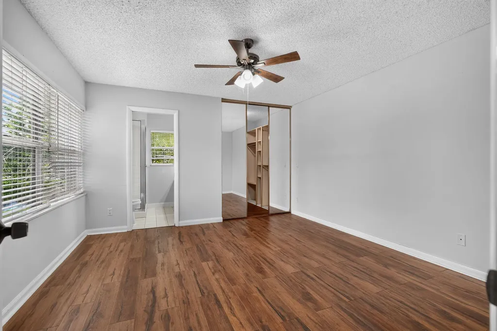 1908 Hartford Court S West Palm Beach FL 33409