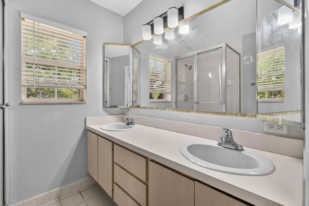 1908 Hartford Court S West Palm Beach FL 33409