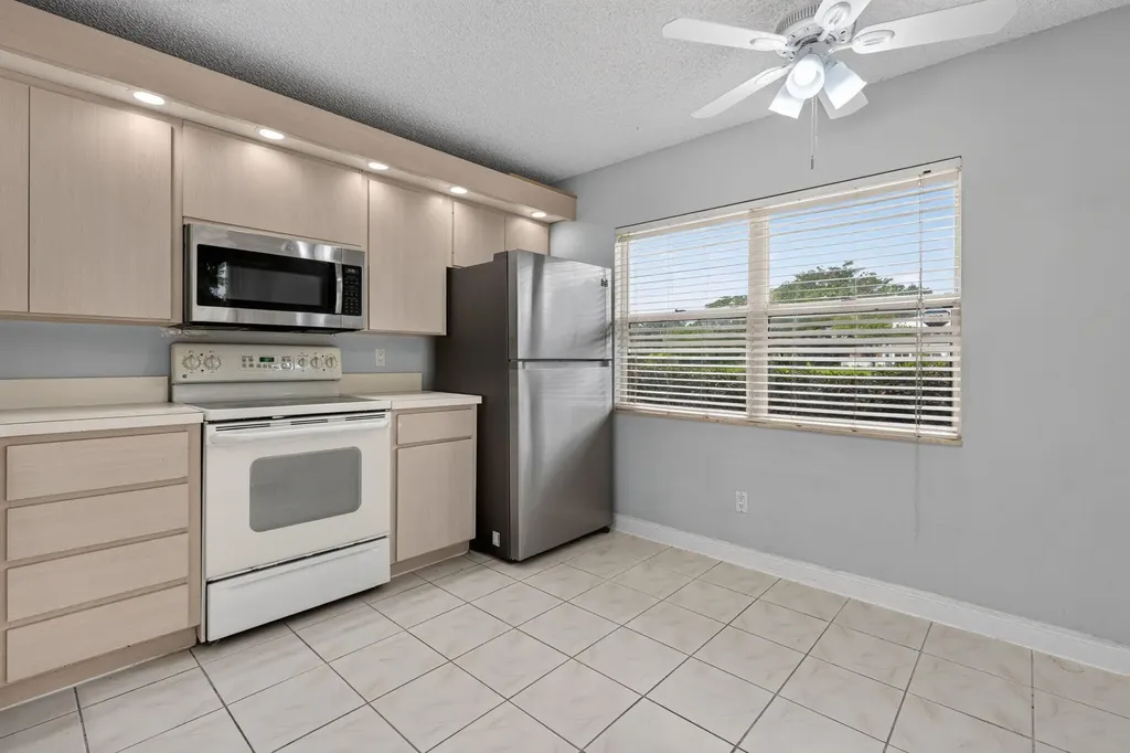 1908 Hartford Court S West Palm Beach FL 33409