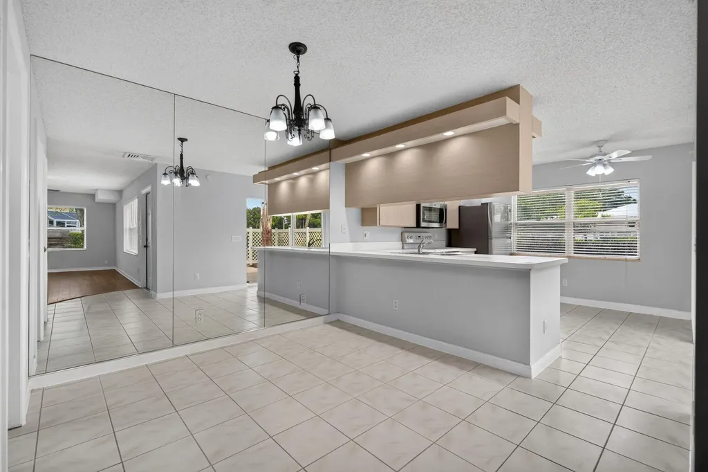 1908 Hartford Court S West Palm Beach FL 33409