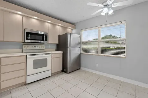 1908 Hartford Court S West Palm Beach FL 33409