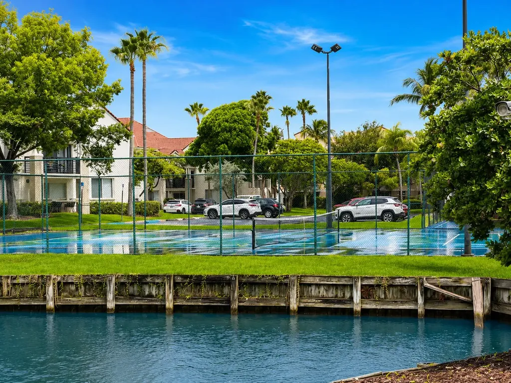 2721 Ocean Club Boulevard Hollywood FL 33019