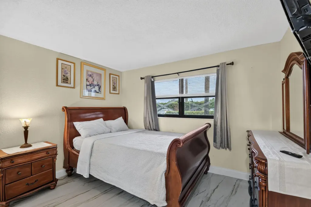 2101 W Woolbright Road Boynton Beach FL 33426