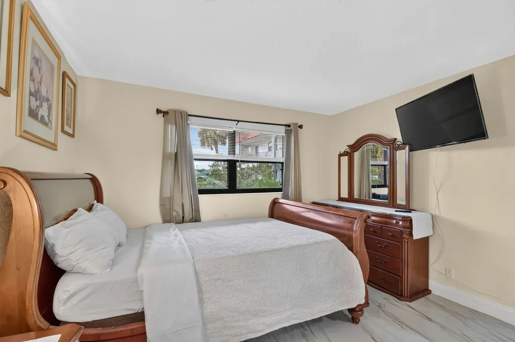 2101 W Woolbright Road Boynton Beach FL 33426