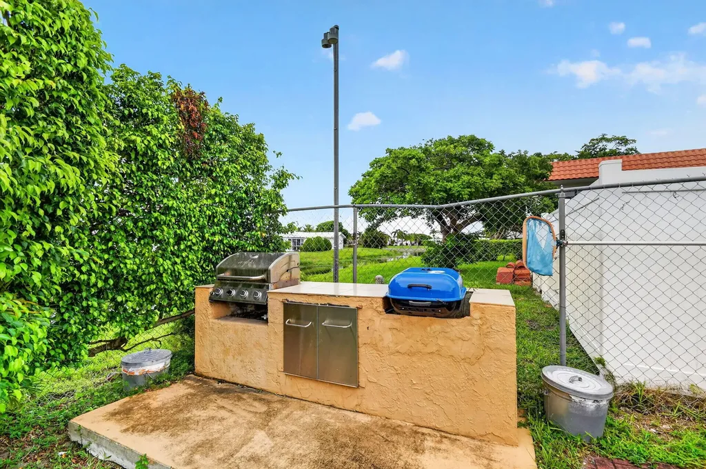 2101 W Woolbright Road Boynton Beach FL 33426