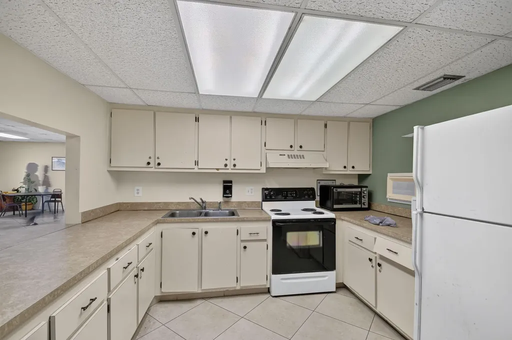 2101 W Woolbright Road Boynton Beach FL 33426